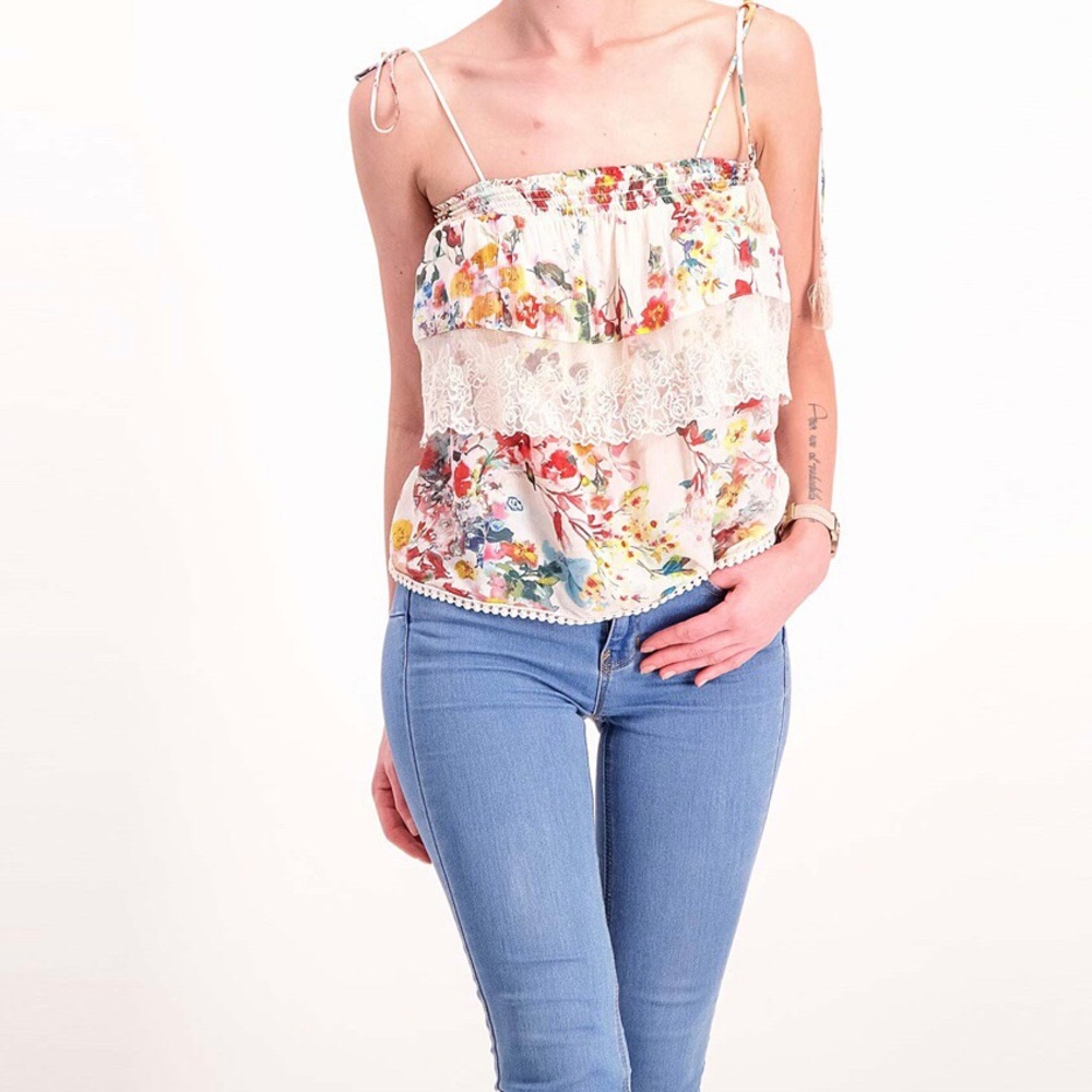 ❗️SALE❗️Willow & Clay Floral Ruffle Lace Top Sz S